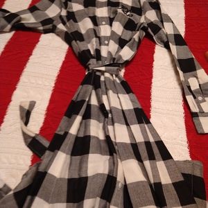 Beautiful New women Ralph Lauren Polo shirt dress, black and white check.
